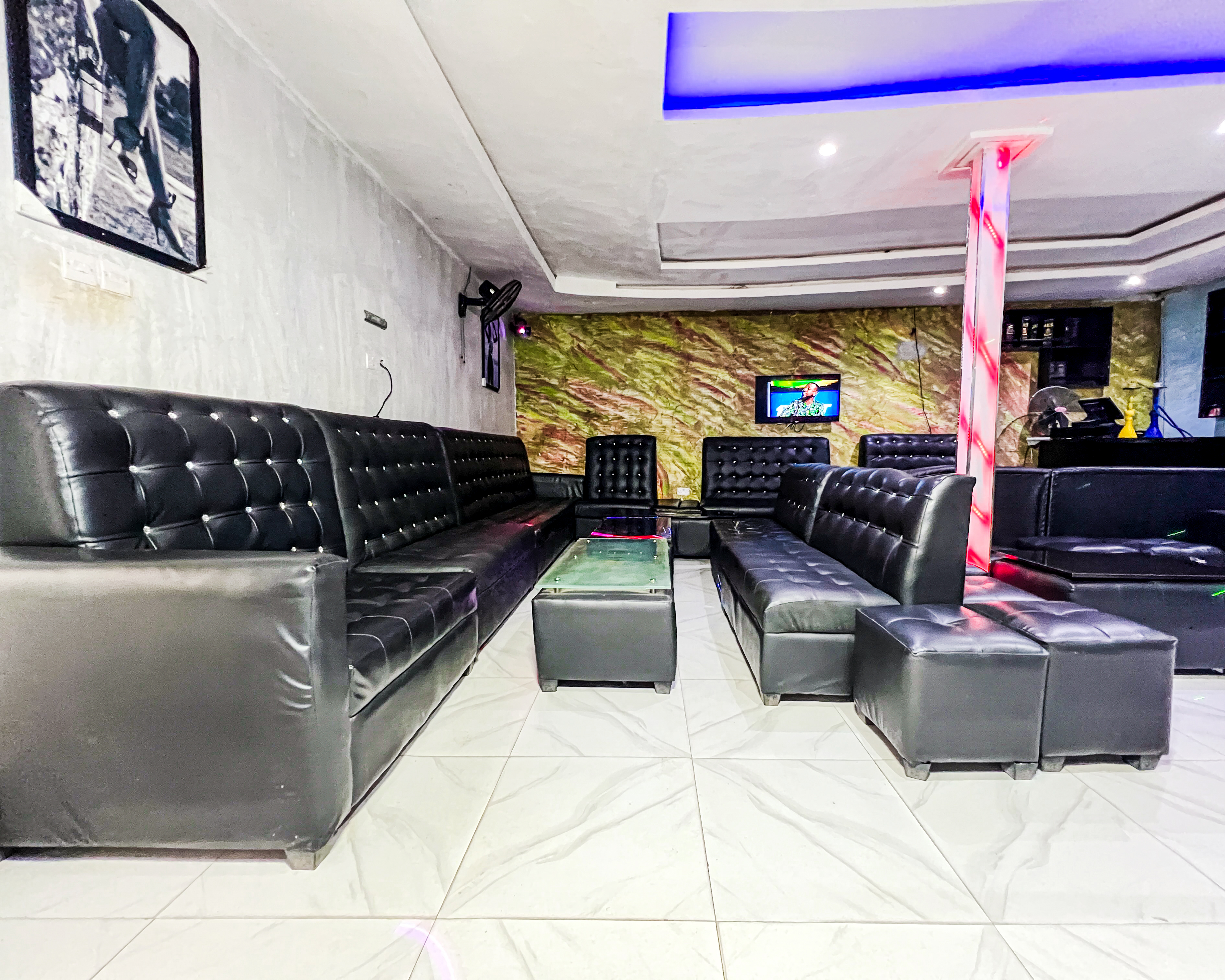 Meeting rooms, workspaces, and corporate facilities